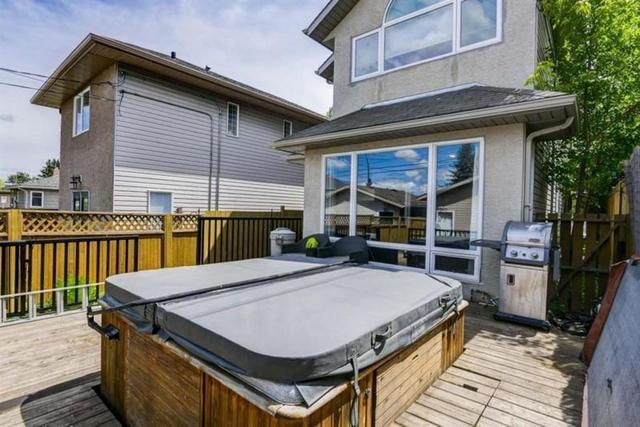 906 69 Avenue Sw, House detached with 4 bedrooms, 3 bathrooms and 2 parking in Calgary AB | Image 22