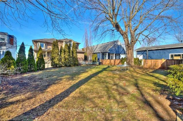 10 Colton Ave, House detached with 1 bedrooms, 1 bathrooms and 2 parking in St. Catharines ON | Image 15