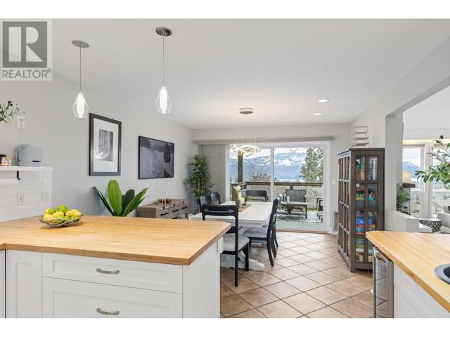 2191 Shannon Way, House detached with 5 bedrooms, 3 bathrooms and 4 parking in West Kelowna BC | Image 21