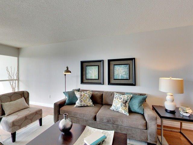 809 - 7825 Bayview Ave, Condo with 2 bedrooms, 2 bathrooms and 1 parking in Markham ON | Image 1