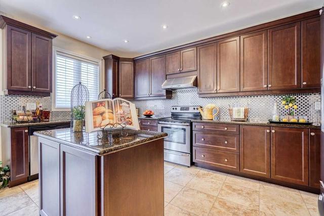 568 Valley Vista Dr N, House detached with 4 bedrooms, 4 bathrooms and 6 parking in Vaughan ON | Image 9