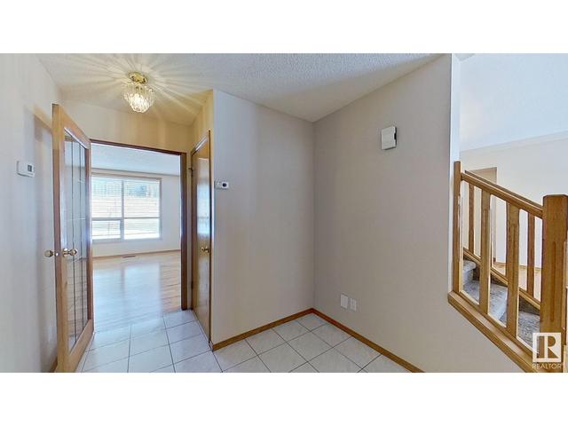 360 Millrise Dr Sw, House detached with 3 bedrooms, 2 bathrooms and null parking in Calgary AB | Image 11