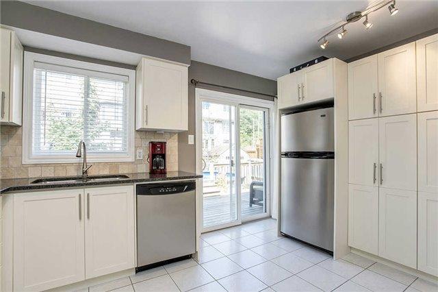 4 Bird St, House detached with 3 bedrooms, 2 bathrooms and 4 parking in Barrie ON | Image 3
