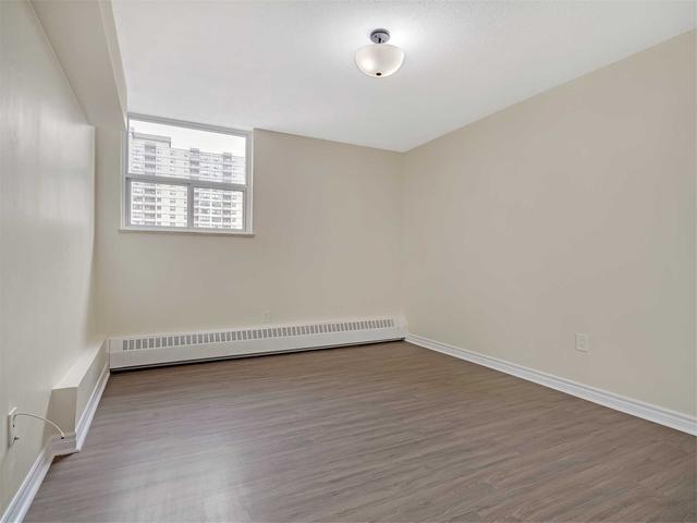 916 - 390 Dixon Rd, Condo with 2 bedrooms, 1 bathrooms and 1 parking in Toronto ON | Image 16