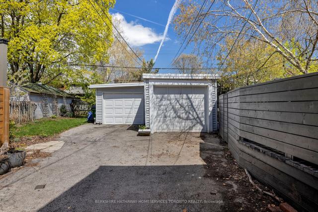 449 Armadale Ave, House detached with 3 bedrooms, 2 bathrooms and 2 parking in Toronto ON | Image 13