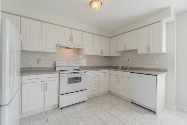 142 Bayly St W St W, House attached with 3 bedrooms, 3 bathrooms and 2 parking in Ajax ON | Image 3