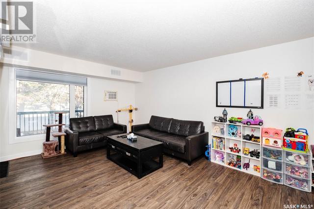 194 - 160 Gore Place, Condo with 2 bedrooms, 1 bathrooms and null parking in Regina SK | Image 1