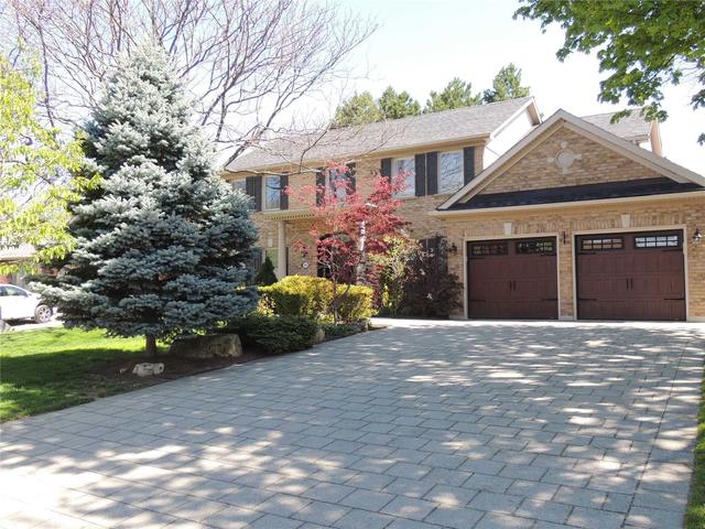 949 Wintergreen Pl, House detached with 4 bedrooms, 3 bathrooms and 6 parking in Burlington ON | Image 1