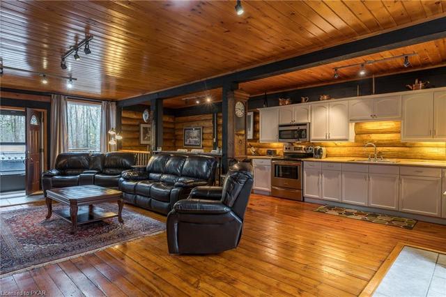 91 East Beehive Road, House detached with 4 bedrooms, 2 bathrooms and null parking in Kawartha Lakes ON | Image 6