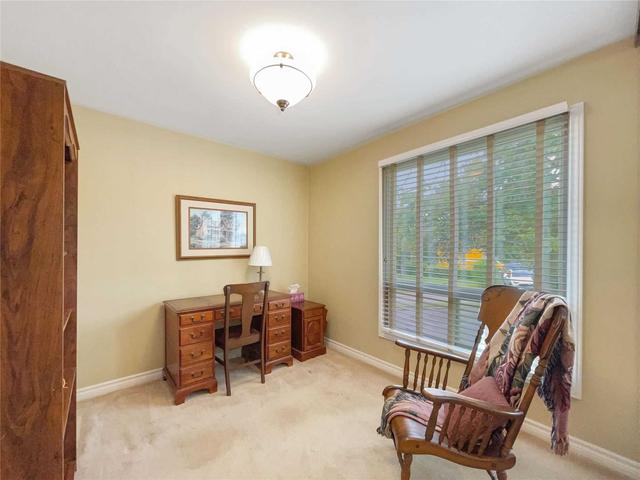 2 Frey Cres, House detached with 2 bedrooms, 2 bathrooms and 8 parking in Toronto ON | Image 9