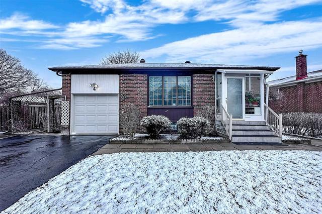 4 Knockbolt Cres, House detached with 4 bedrooms, 4 bathrooms and 5 parking in Toronto ON | Image 1