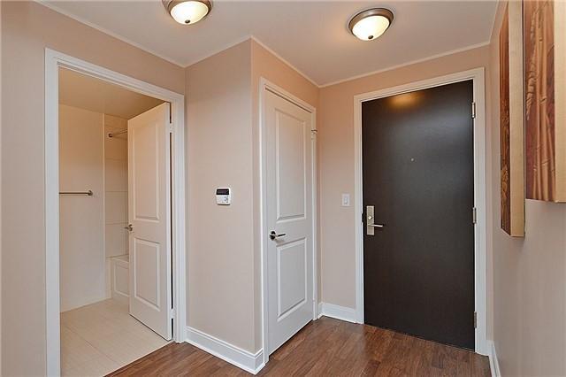 3206 - 50 Absolute Ave, Condo with 1 bedrooms, 1 bathrooms and 1 parking in Mississauga ON | Image 2