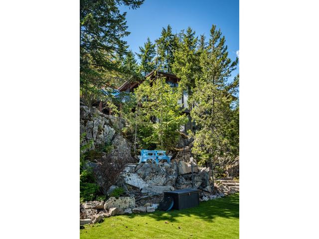 285 Kootenay Lake Road, House detached with 3 bedrooms, 4 bathrooms and 2 parking in Central Kootenay E BC | Image 84