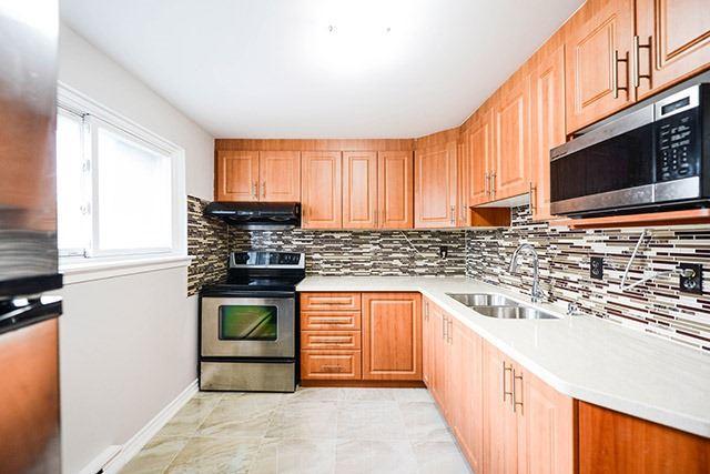 1 Briar Path, Townhouse with 4 bedrooms, 2 bathrooms and 2 parking in Brampton ON | Image 6