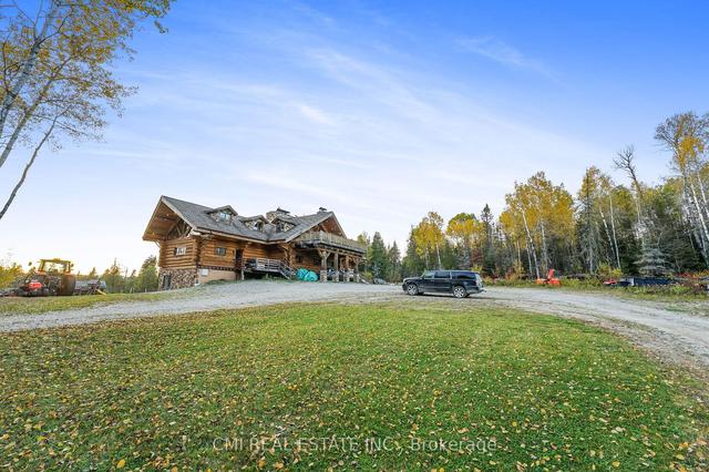 240 Kanichee Mine Rd, House detached with 9 bedrooms, 6 bathrooms and 6 parking in Temagami ON | Image 30