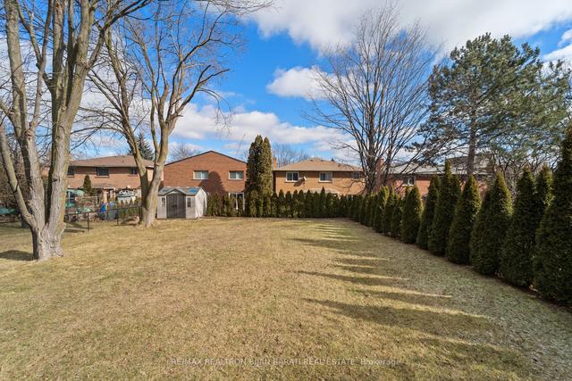 17 Ambrose Rd, House detached with 3 bedrooms, 2 bathrooms and 5 parking in Toronto ON | Image 28