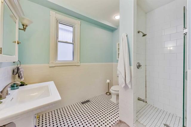 19 Laurier Ave, House attached with 4 bedrooms, 3 bathrooms and 0 parking in Toronto ON | Image 15