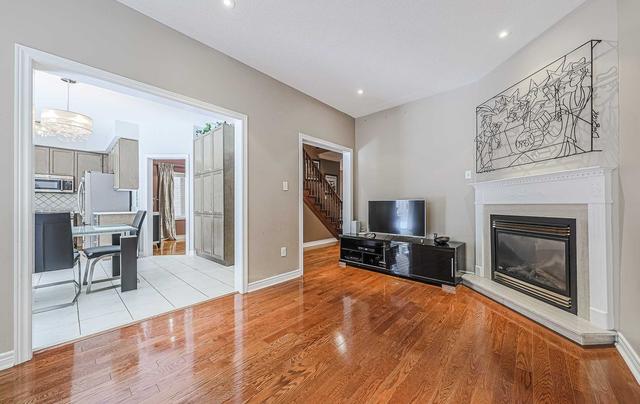 79 Pepperberry Rd, House detached with 4 bedrooms, 4 bathrooms and 6 parking in Vaughan ON | Image 3