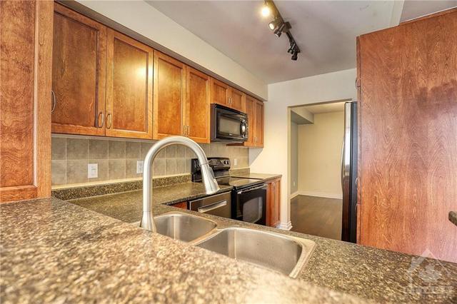 424 Evenwood Private, Townhouse with 3 bedrooms, 3 bathrooms and 2 parking in Ottawa ON | Image 9