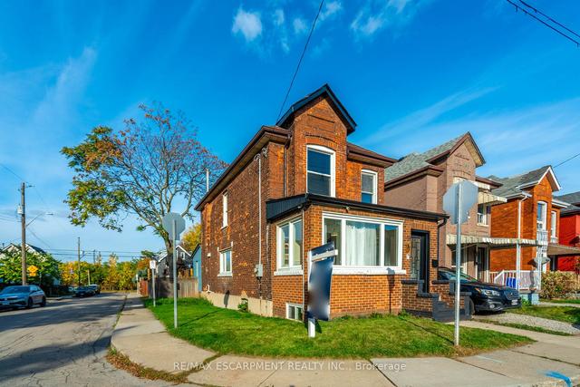 77 Francis St, House detached with 3 bedrooms, 1 bathrooms and 0 parking in Hamilton ON | Image 1