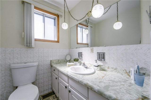 68 Eaton Ave, House detached with 3 bedrooms, 3 bathrooms and 2 parking in Toronto ON | Image 14