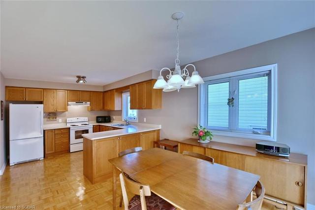 343 Robinson Road, House detached with 3 bedrooms, 2 bathrooms and 5 parking in Wasaga Beach ON | Image 11