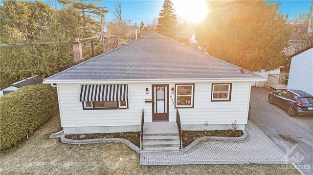 1622 Digby Street, House detached with 3 bedrooms, 1 bathrooms and 3 parking in Ottawa ON | Image 2