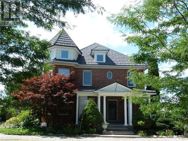 980 Concession 2 Road, House detached with 6 bedrooms, 3 bathrooms and null parking in Niagara on the Lake ON | Image 2