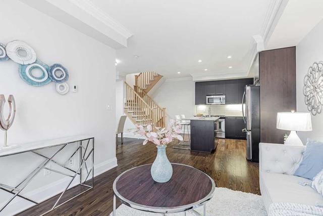 th2 - 5 Oakburn Cres, Townhouse with 3 bedrooms, 3 bathrooms and 2 parking in Toronto ON | Image 32