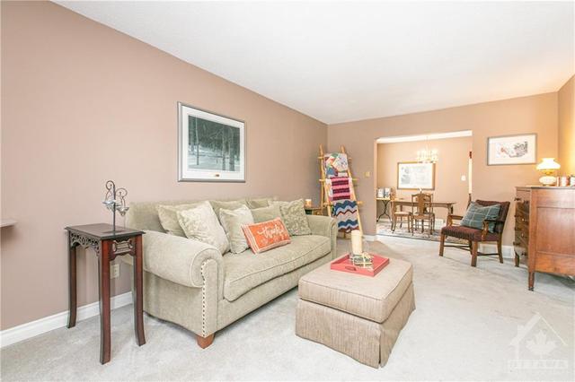 10 Buckingham Private, Townhouse with 3 bedrooms, 3 bathrooms and 2 parking in Ottawa ON | Image 4