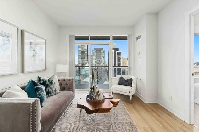 2808 - 28 Linden St, Condo with 2 bedrooms, 2 bathrooms and 1 parking in Toronto ON | Image 3
