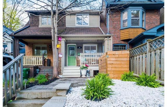 39 Golfview Ave, House semidetached with 2 bedrooms, 2 bathrooms and 0 parking in Toronto ON | Image 1