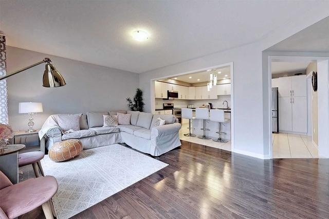 77 Ruhl Dr, House detached with 4 bedrooms, 3 bathrooms and 4 parking in Milton ON | Image 34