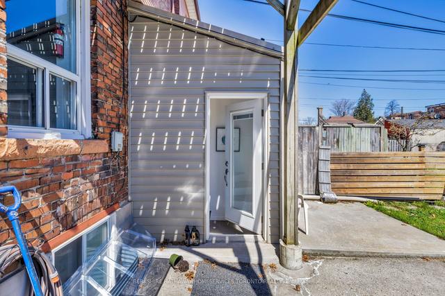 355 Lansdowne Ave, House detached with 2 bedrooms, 3 bathrooms and 0 parking in Toronto ON | Image 17