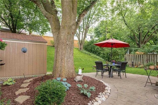 98 Bonham Blvd, House detached with 3 bedrooms, 2 bathrooms and 3 parking in Mississauga ON | Image 23