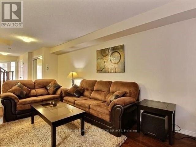 24 Lynch Cres, House attached with 3 bedrooms, 3 bathrooms and 3 parking in Hamilton ON | Image 2