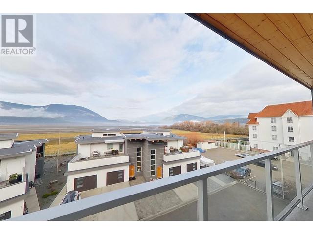 402 - 131 Harbourfront Drive Ne, Condo with 2 bedrooms, 2 bathrooms and 3 parking in Salmon Arm BC | Image 34