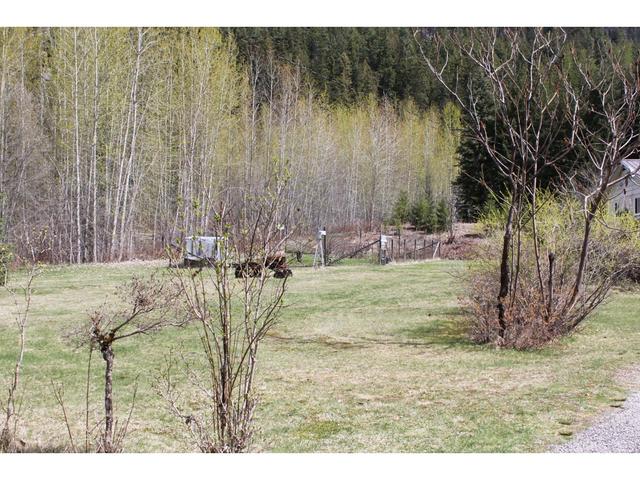 226 Burton Main Road, House detached with 3 bedrooms, 2 bathrooms and null parking in Central Kootenay K BC | Image 26