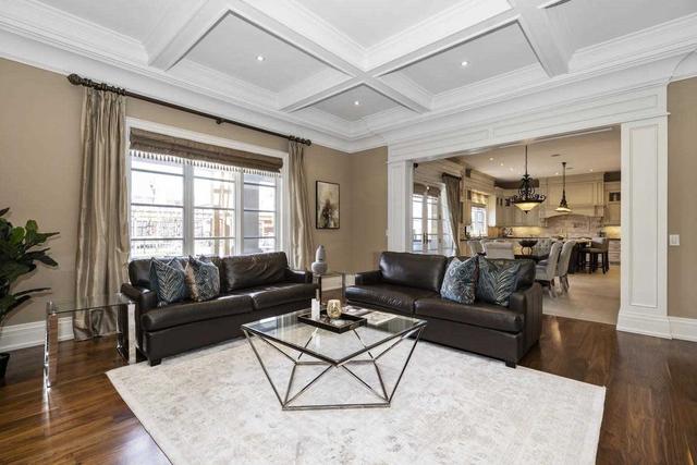 7 Autumn Wind Crt, House detached with 4 bedrooms, 7 bathrooms and 8 parking in Vaughan ON | Image 8