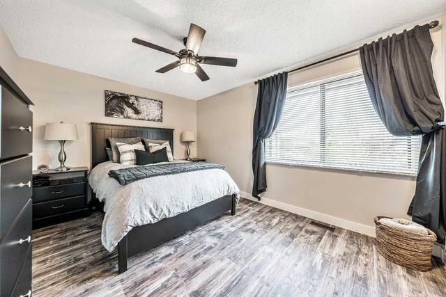 23 Woodglen Crescent Sw, House detached with 3 bedrooms, 2 bathrooms and 4 parking in Calgary AB | Image 17
