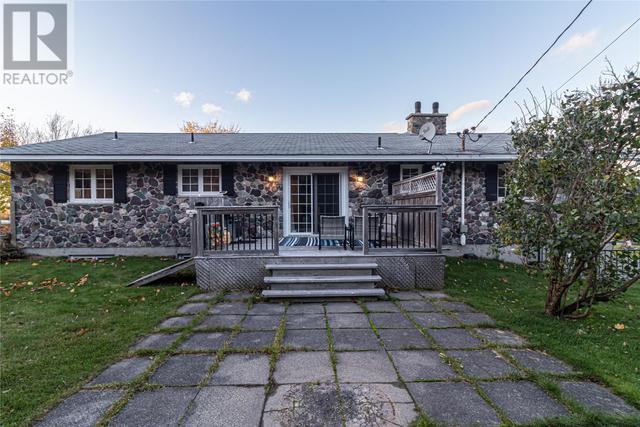 33 Maple Street, House detached with 3 bedrooms, 2 bathrooms and null parking in Conception Bay South NL | Image 2