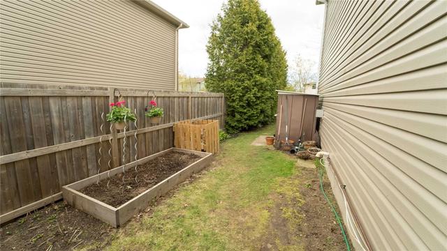 106 Mowat Cres, House semidetached with 2 bedrooms, 3 bathrooms and 2 parking in Barrie ON | Image 14