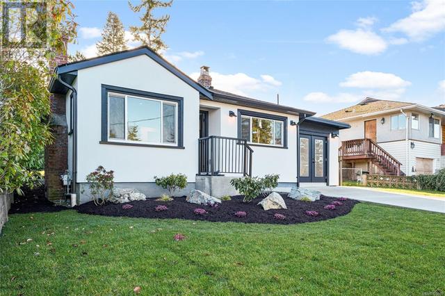 537 Broadway St, House detached with 3 bedrooms, 1 bathrooms and 6 parking in Saanich BC | Image 78