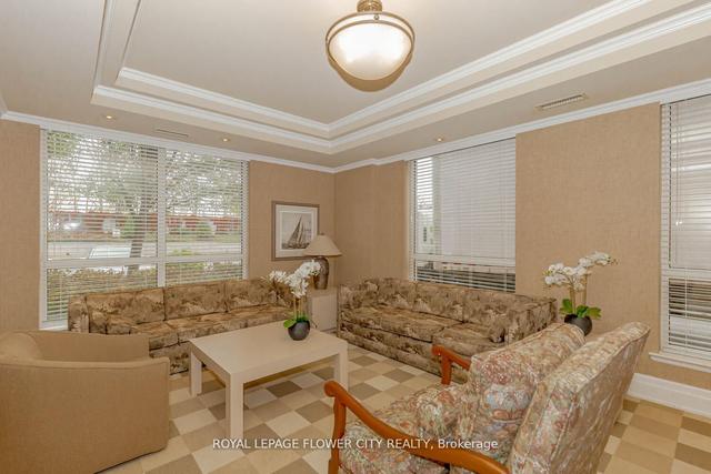 709 - 50 Old Mill Rd N, Condo with 1 bedrooms, 1 bathrooms and 2 parking in Oakville ON | Image 31