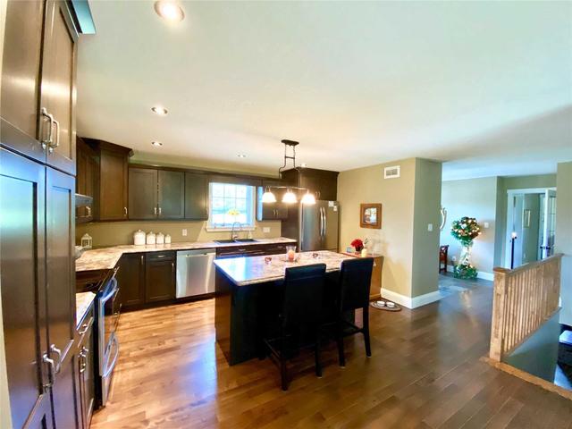 460 Detlor Rd, House detached with 3 bedrooms, 2 bathrooms and 6 parking in Bancroft ON | Image 2