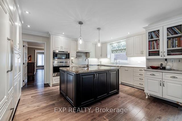 110 Brownlee Ave, House detached with 4 bedrooms, 5 bathrooms and 9 parking in Vaughan ON | Image 37
