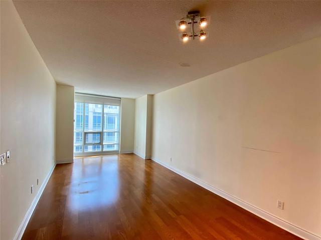 4805 - 763 Bay St, Condo with 2 bedrooms, 1 bathrooms and 1 parking in Toronto ON | Image 3