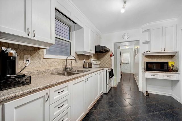 76 Teignmouth Ave, House detached with 3 bedrooms, 2 bathrooms and 4 parking in Toronto ON | Image 4