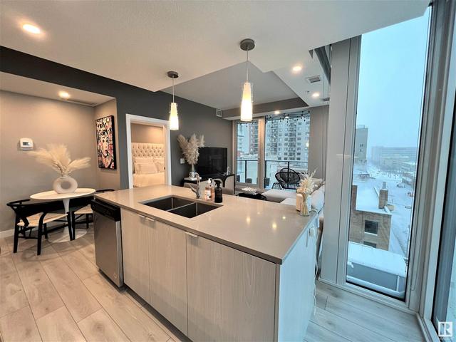 702 - 10180 103 St Nw, Condo with 2 bedrooms, 2 bathrooms and null parking in Edmonton AB | Card Image