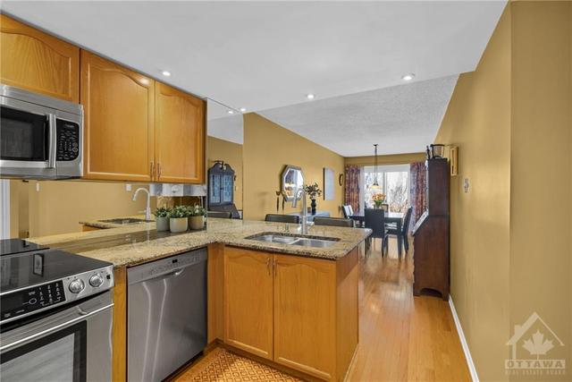11 Maurya Court, Townhouse with 3 bedrooms, 3 bathrooms and 2 parking in Ottawa ON | Image 5